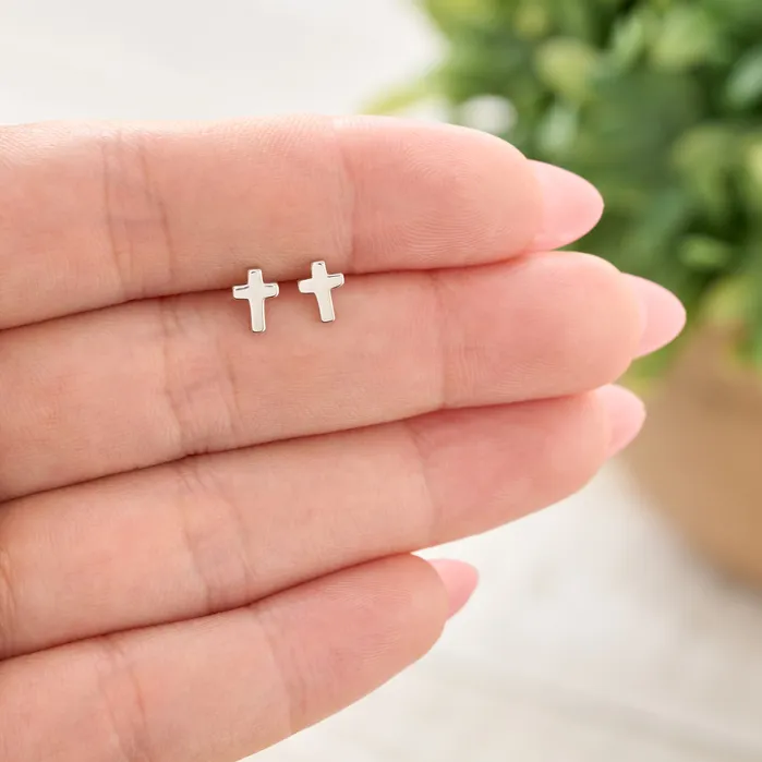 Chadds Ford Jewelry Necklaces Sterling Silver Dainty Cross Studs