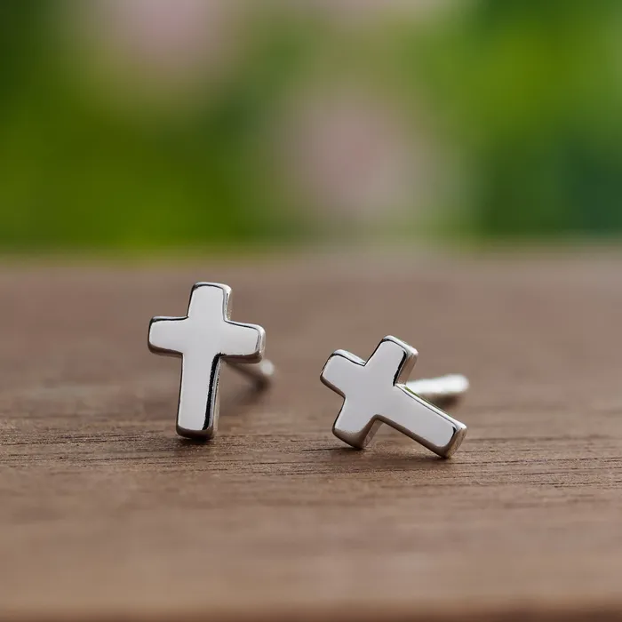 Chadds Ford Jewelry Necklaces Sterling Silver Dainty Cross Studs