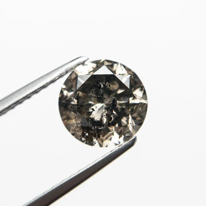 Misfit Diamonds Rings 186ct 765x760x506mm Round Brilliant 1919503