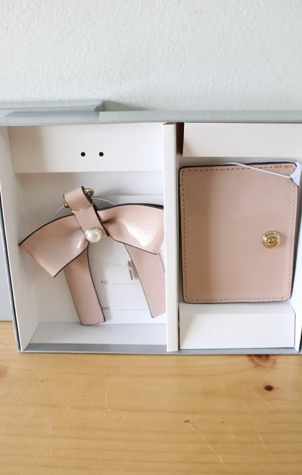 NEW Nine West Pink Card Case Bow Dangle Keychain Accessory Nine West Earrings