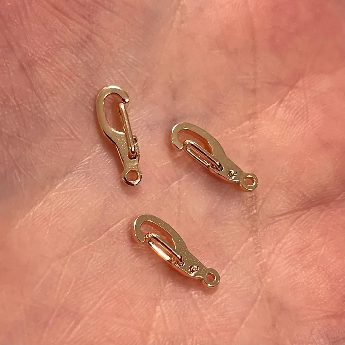 Peppy Beads Earrings Rose Gold Plated Lobster Clasps Rose Gold Plated Carabiner Clasp 135mm x 45mm 3 pcs in a pack Peppy Beads Earrings Rose Gold Plated Lobster Clasps Rose Gold Plated Carabiner Clasp 135mm x 45mm 3 pcs in a pack