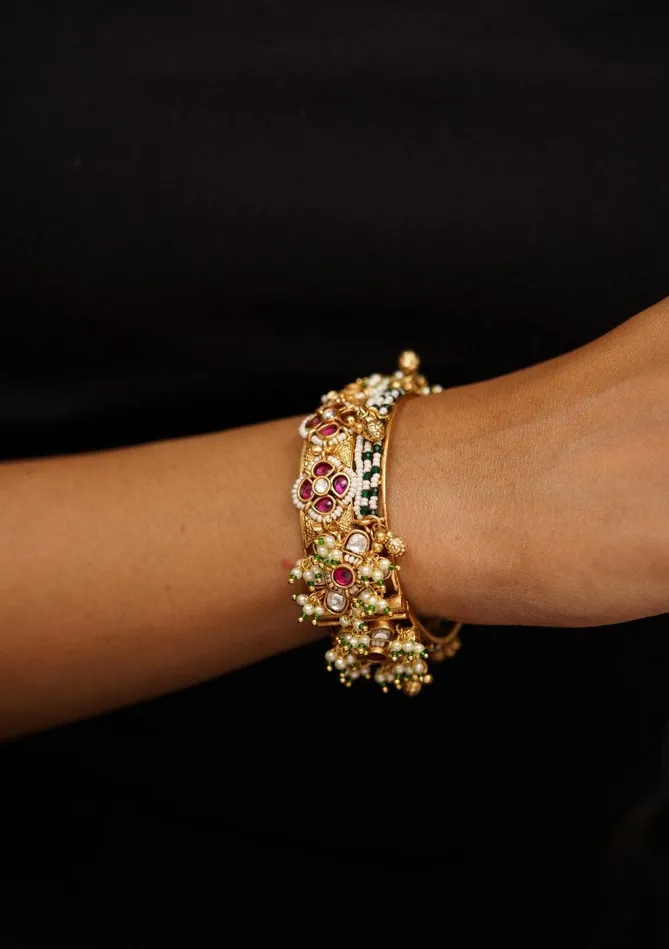 attrangi Umisha Openable Gold Kada Sone Pe Suhaga Collection PreStyled Sets