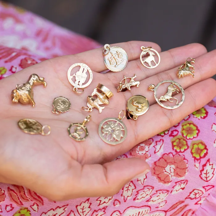 Earrings Vintage Lion 14k Gold Leo Zodiac Charm