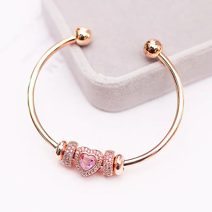 Luxe Collection Bracelets Luxe6085 Heart Charm Bangle