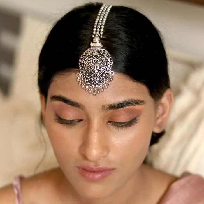 Rings Teejh Teejh Adeela Silver Oxidised Maang Tika