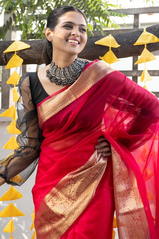 Teejh Earrings Teejh Zunaira Red Organza Saree