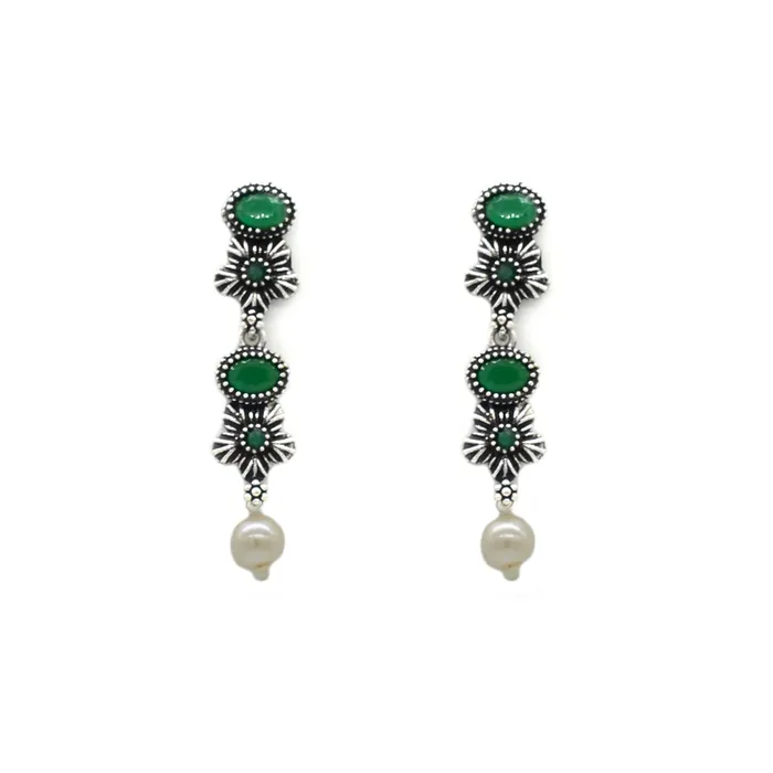 Teejh Necklaces Ekladh Green Stone Silver Pearl Necklace Set