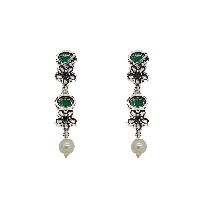 Teejh Necklaces Ekladh Green Stone Silver Pearl Necklace Set