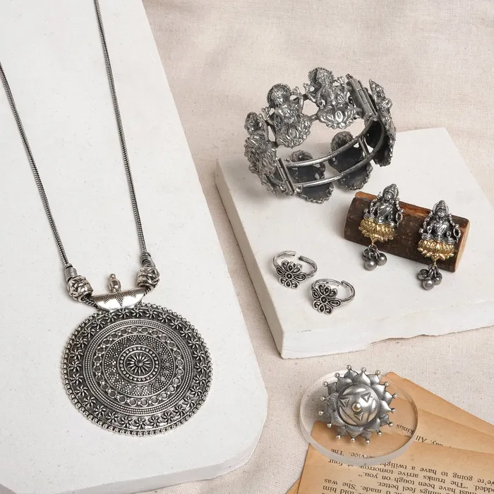 Teejh Rings Teejh Bodh Gaya Oxidised Silver Jewellery Gift Set