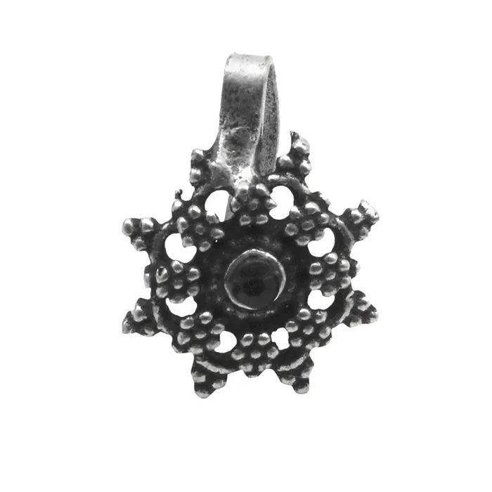 Teejh Rings Teejh Gauri Black Stone Floral Nose pin Teejh Rings Teejh Gauri Black Stone Floral Nose pin