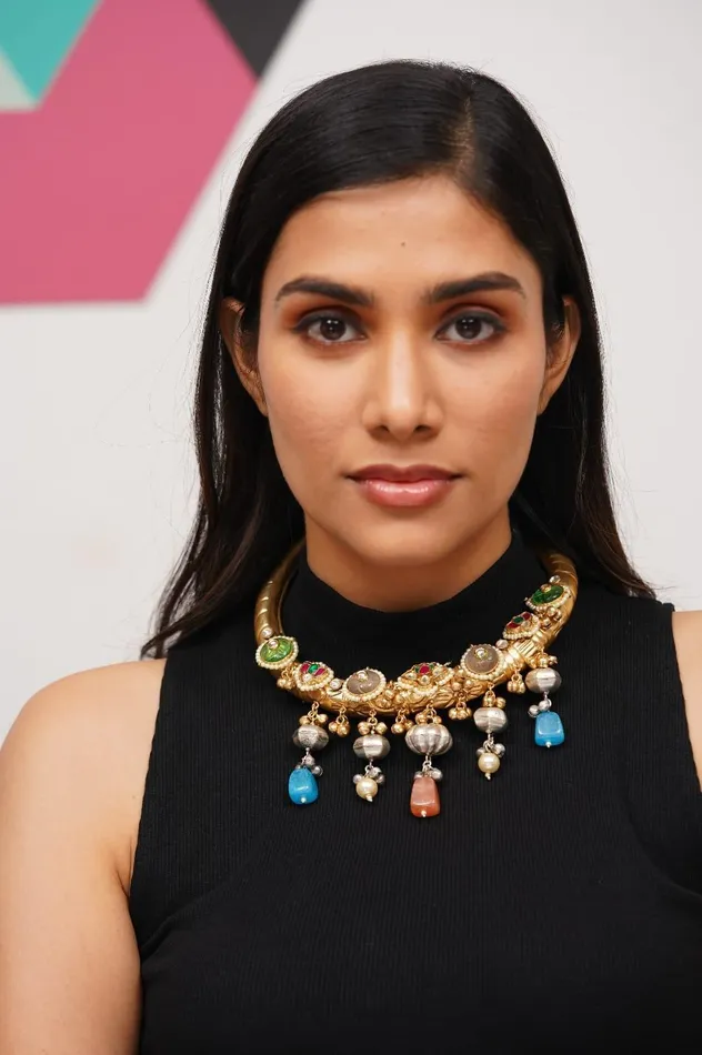 Trupti Twistable Banjaran Statement Hasli Gold Polish attrangi PreStyled Sets Trupti Twistable Banjaran Statement Hasli Gold Polish attrangi PreStyled Sets
