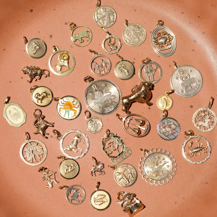 Vintage Aries Ram 14k Yellow Zodiac Charm Charm Necklaces