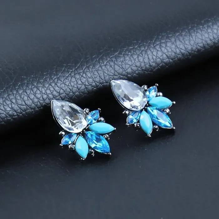 01 Earrings E145 Light Blue Teardrop Gemstone Earrings