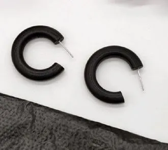 02 Earrings E998 Black Wooden Hoop Earring