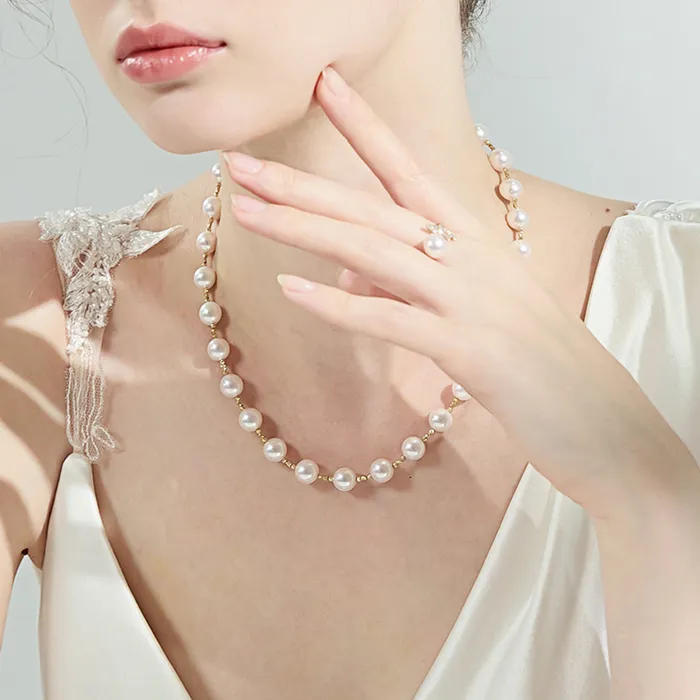 18k Gold Top Lustre Aurora Akoya Pearl Necklace KN00190 Pearly Lustre Necklaces