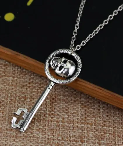 alice Necklaces AZ1588 Silver Skull Key Necklace with FREE EARRINGS