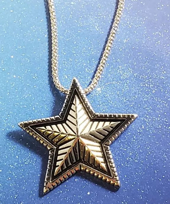 alice Necklaces N1655 Silver Etched Star Necklace with FREE EARRINGS