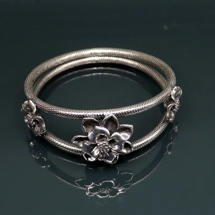 Bracelets TRIBAL ORNAMENTS 925 sterling silver handmade fabulous flower work vintage design bangle bracelet excellent traditional style wedding jewelry nba158