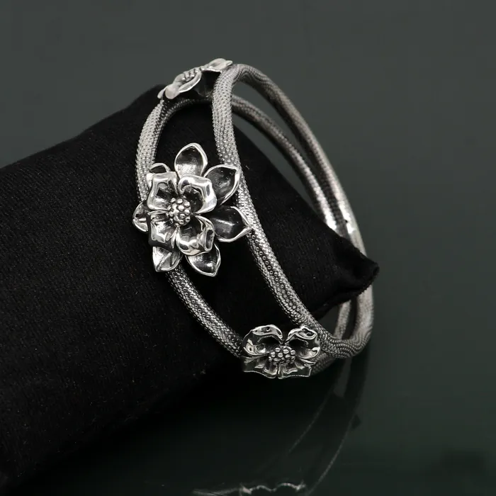 Bracelets TRIBAL ORNAMENTS 925 sterling silver handmade fabulous flower work vintage design bangle bracelet excellent traditional style wedding jewelry nba158