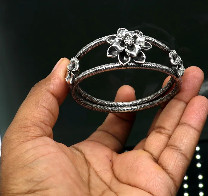 Bracelets TRIBAL ORNAMENTS 925 sterling silver handmade fabulous flower work vintage design bangle bracelet excellent traditional style wedding jewelry nba158