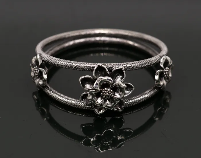 Bracelets TRIBAL ORNAMENTS 925 sterling silver handmade fabulous flower work vintage design bangle bracelet excellent traditional style wedding jewelry nba158