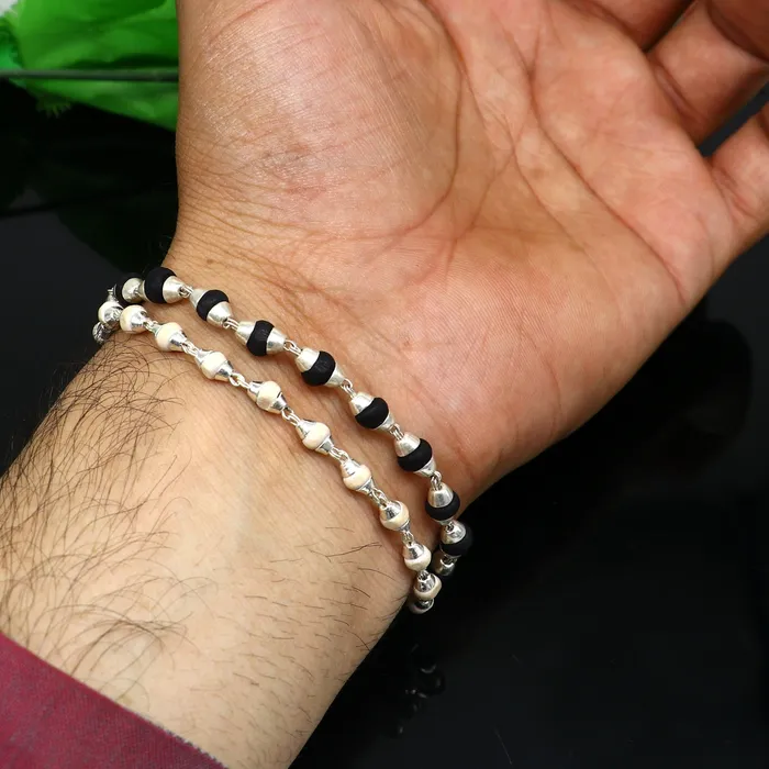 Bracelets TRIBAL ORNAMENTS Black and white holy basil rosary plant tulsi plant wood beaded Sterling silver handmade fabulous 2 line bracelet jewelry India sbr264 Bracelets TRIBAL ORNAMENTS Black and white holy basil rosary plant tulsi plant wood beaded Sterling silver handmade fabulous 2 line bracelet jewelry India sbr264