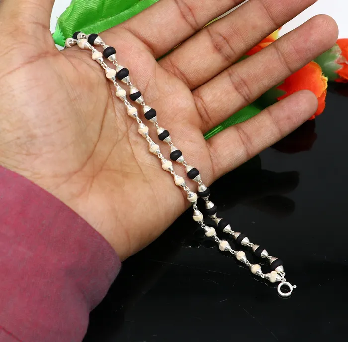 Bracelets TRIBAL ORNAMENTS Black and white holy basil rosary plant tulsi plant wood beaded Sterling silver handmade fabulous 2 line bracelet jewelry India sbr264 Bracelets TRIBAL ORNAMENTS Black and white holy basil rosary plant tulsi plant wood beaded Sterling silver handmade fabulous 2 line bracelet jewelry India sbr264