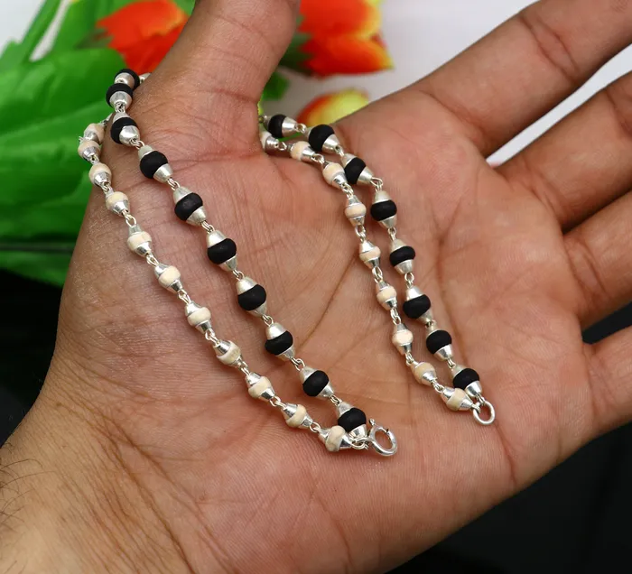 Bracelets TRIBAL ORNAMENTS Black and white holy basil rosary plant tulsi plant wood beaded Sterling silver handmade fabulous 2 line bracelet jewelry India sbr264 Bracelets TRIBAL ORNAMENTS Black and white holy basil rosary plant tulsi plant wood beaded Sterling silver handmade fabulous 2 line bracelet jewelry India sbr264