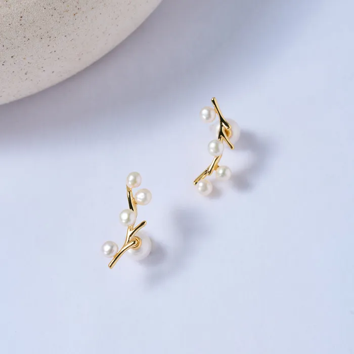 Earrings Elegant Freshwater Pearl Earrings WE00842 GARDENS Pearly Lustre