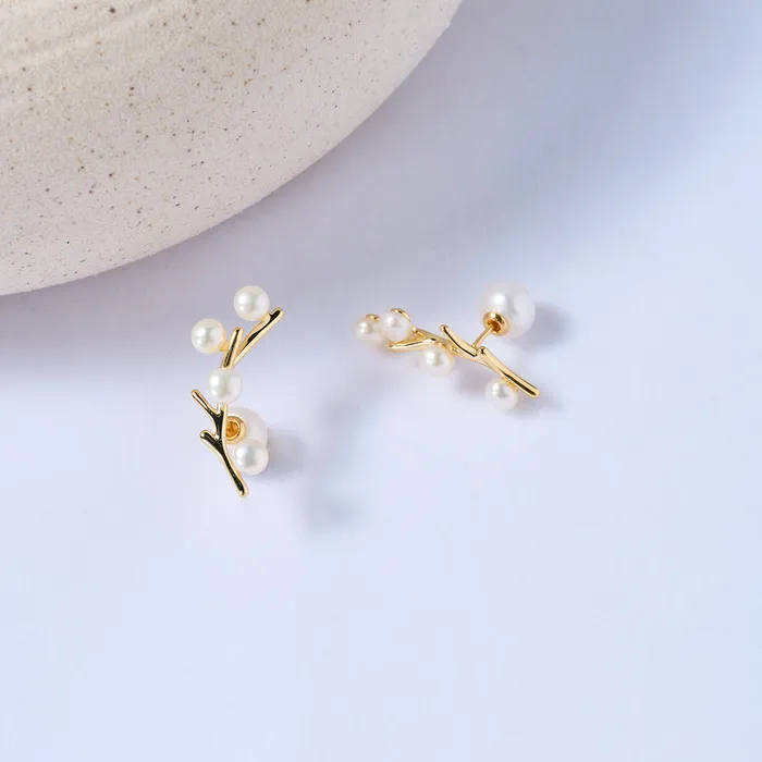 Earrings Elegant Freshwater Pearl Earrings WE00842 GARDENS Pearly Lustre