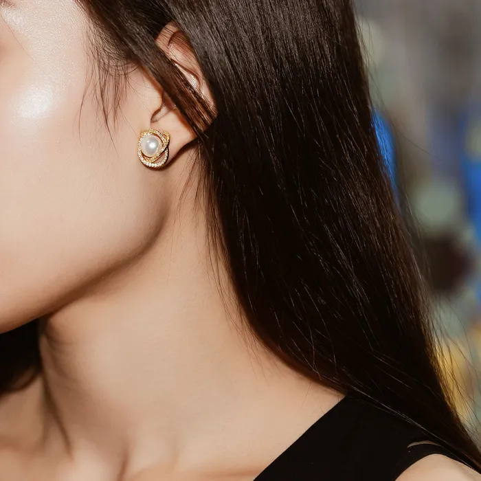 Earrings Pearly Lustre Elegant Freshwater Pearl Earrings WE00321