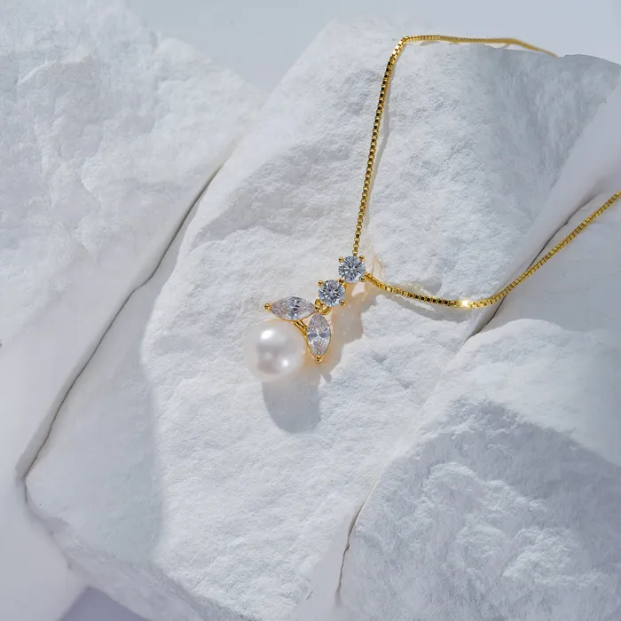 Elegant Freshwater Pearl Necklace WN00548 Pearly Lustre Necklaces