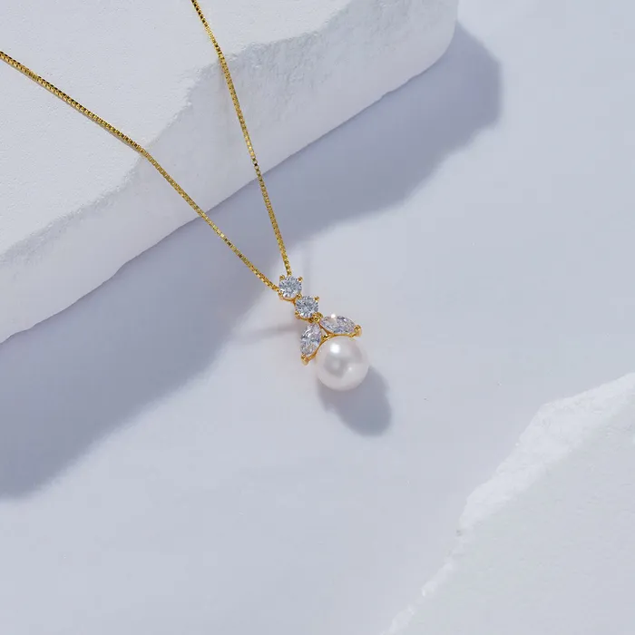 Elegant Freshwater Pearl Necklace WN00548 Pearly Lustre Necklaces