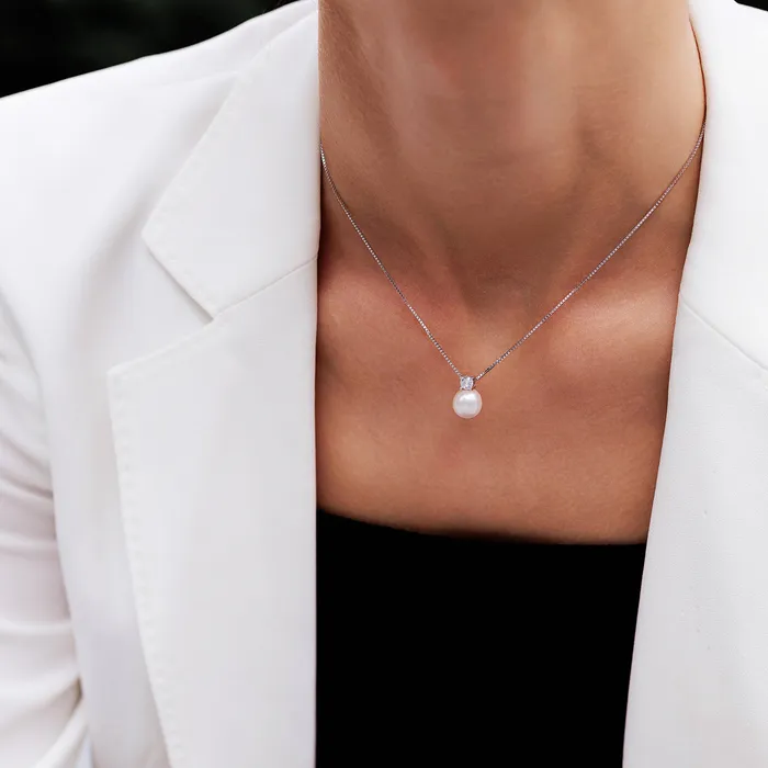 Elegant Freshwater Round Pearl Necklace WN00268 Pearly Lustre Necklaces