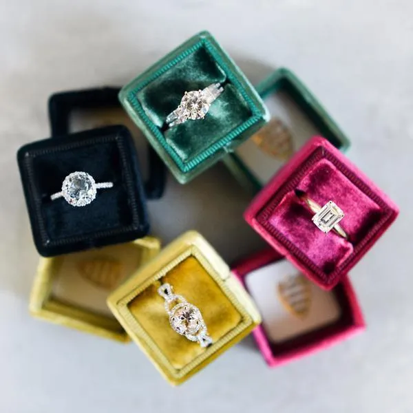 Fire Brilliance Emerald Moissanite 4 Prongs FANCY Solitaire Ring Rings