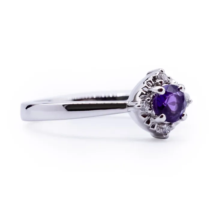 Fire Brilliance Rings Round Amethyst Setting with Vintage Halo Ring