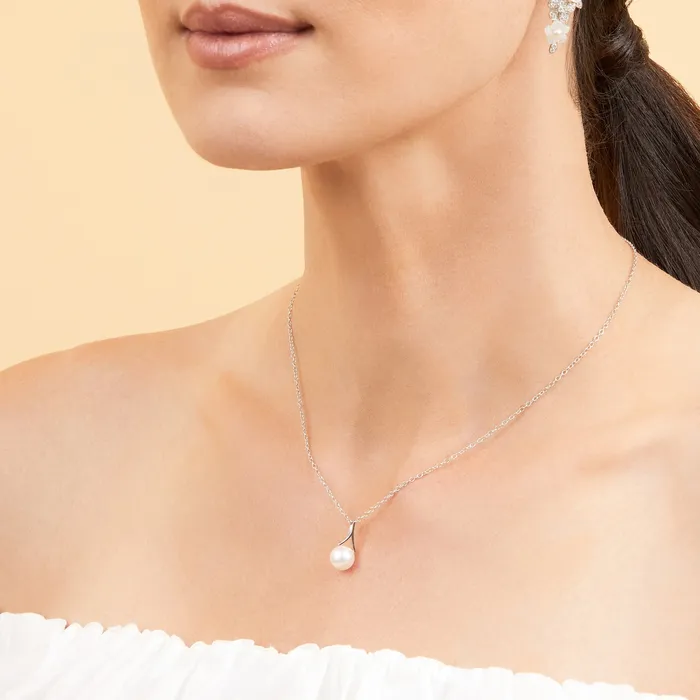 Japanese Akoya Pearl Wren Pendant spt Necklaces