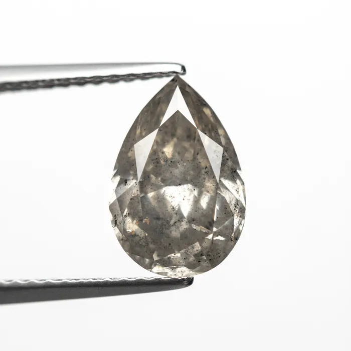 Misfit Diamonds Earrings 208ct 1044x706x426mm Pear Brilliant 1894601