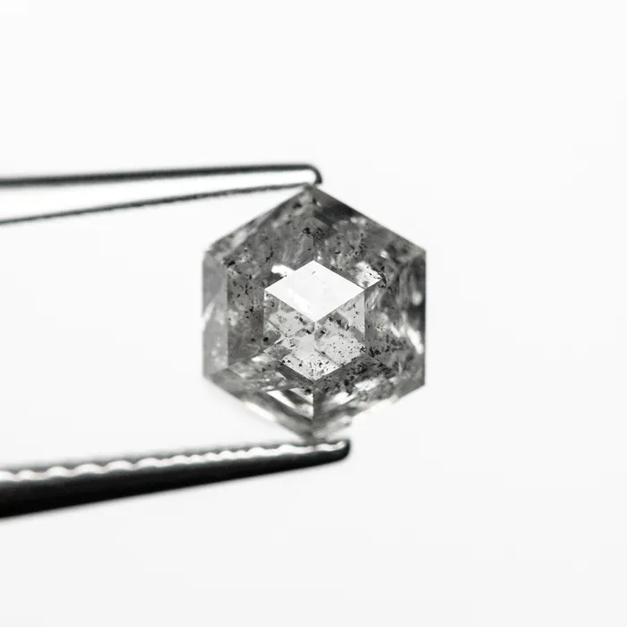 Misfit Diamonds Rings 162ct 705x610x446mm Hexagon Step Cut 2396901