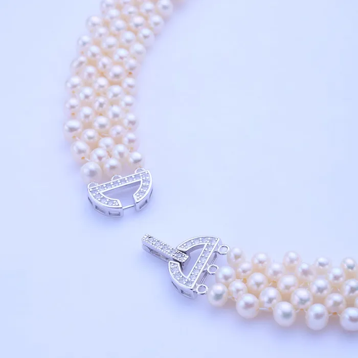 Necklaces Pearly Lustre Elegant Freshwater Pearl Necklace WN00735