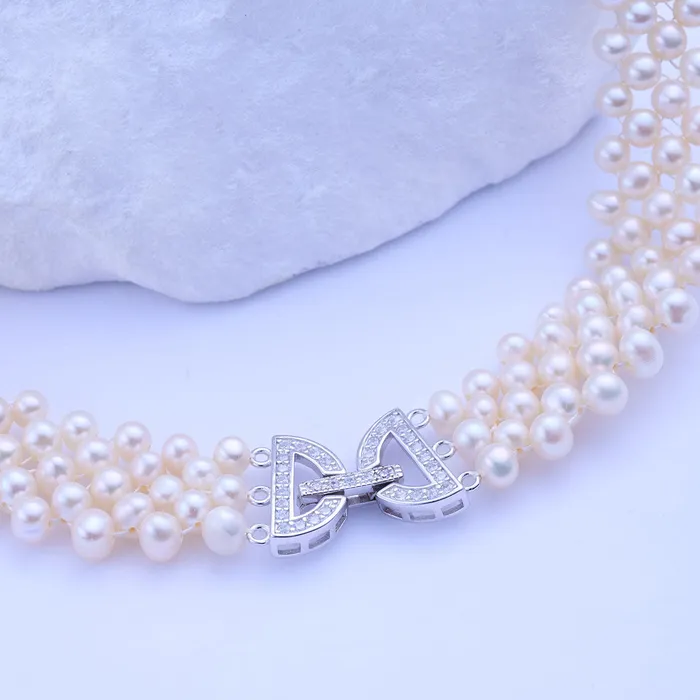 Necklaces Pearly Lustre Elegant Freshwater Pearl Necklace WN00735