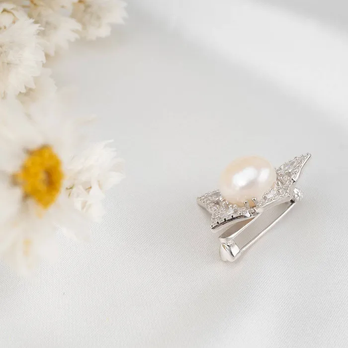 Ocean Star Freshwater Pearl Brooch WC00009 Pearly Lustre Necklaces