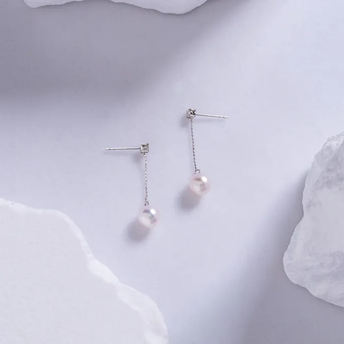 Pearly Lustre Earrings 18K Akoya Hanadama Pearl Earrings KE00086