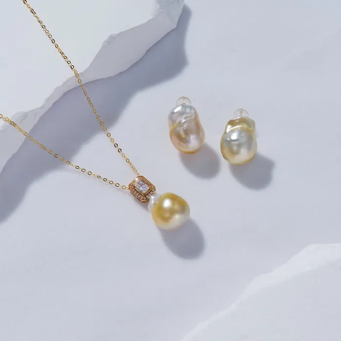 Pearly Lustre Earrings 18K Saltwater Baroque Pearl Earrings KE00141