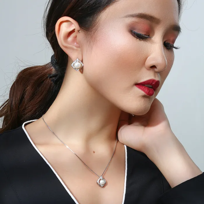 Pearly Lustre Earrings Elegant Freshwater Pearl Earrings WE00087
