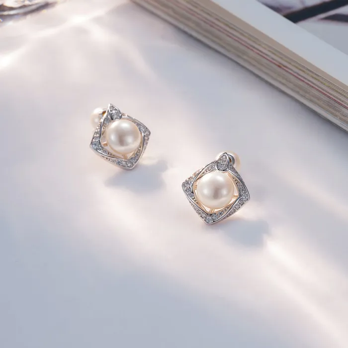 Pearly Lustre Earrings Elegant Freshwater Pearl Earrings WE00087