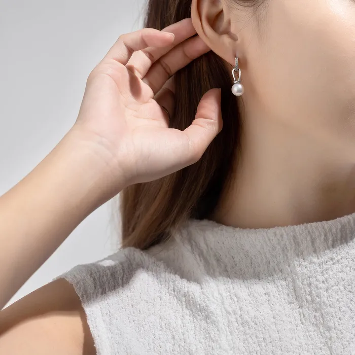 Pearly Lustre Earrings Elegant Freshwater Pearl Earrings WE00498