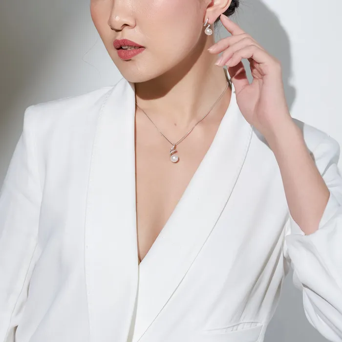 Pearly Lustre Earrings Elegant Freshwater Pearl Set WS00019