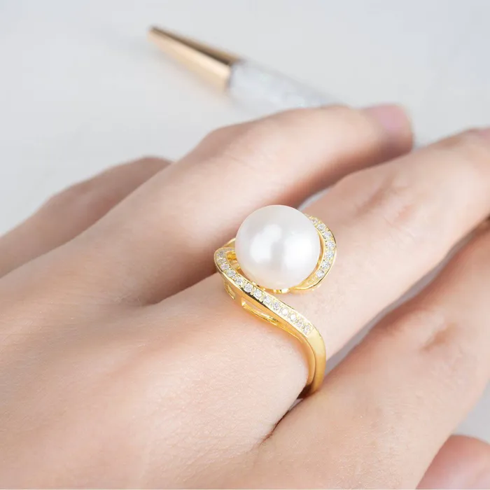 Pearly Lustre Rings Elegant Freshwater Pearl Ring WR00073