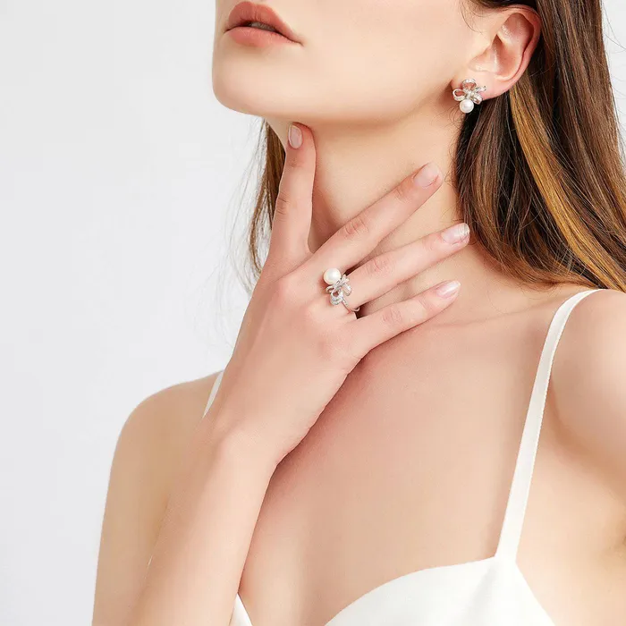 Rings Pearly Lustre Freshwater Pearl Ring WR00037 RIBBON